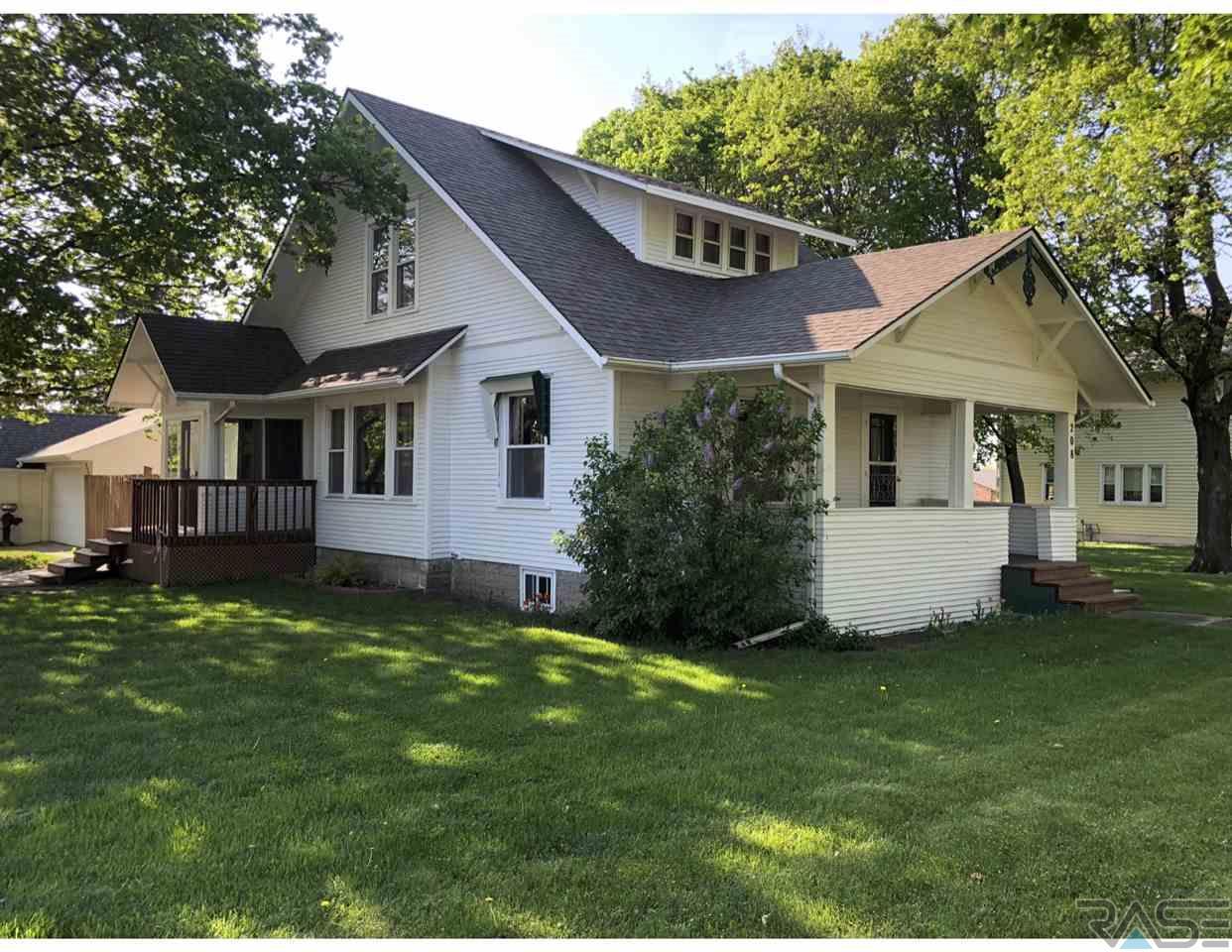 208 Jefferson St - Photo 1