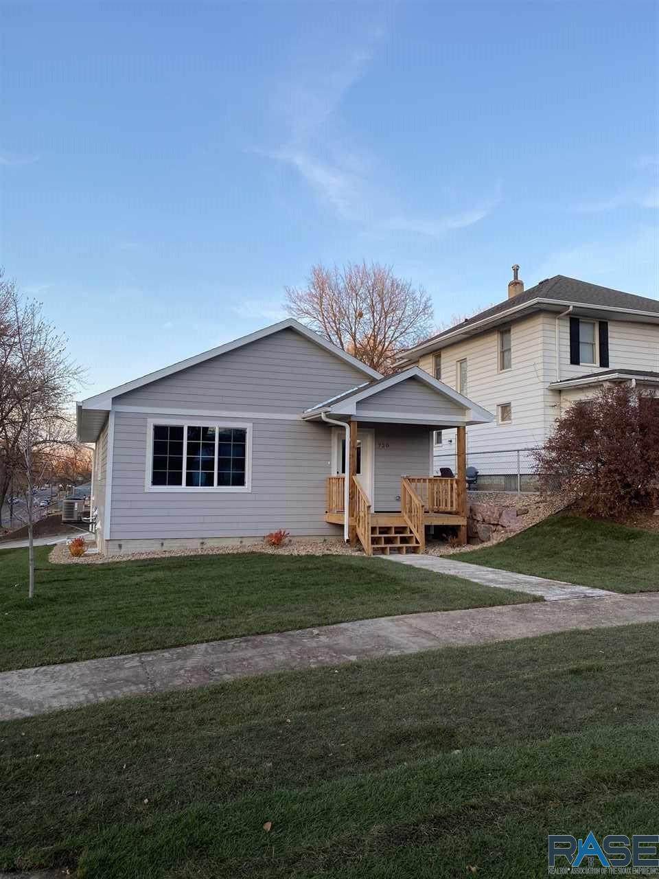 720 15th St - Photo 1