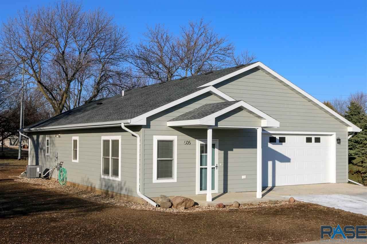 505 3rd St - Photo 1