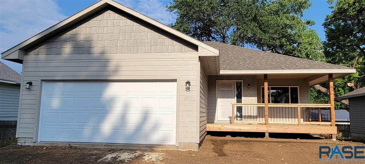 1715 St. Paul Ave - Photo 1