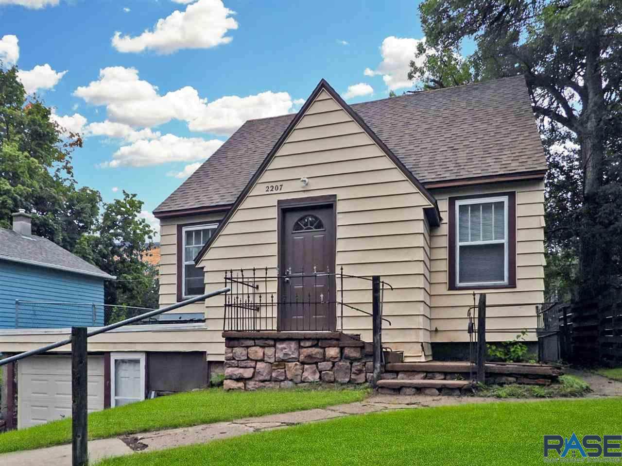 2207 Grange Ave - Photo 1