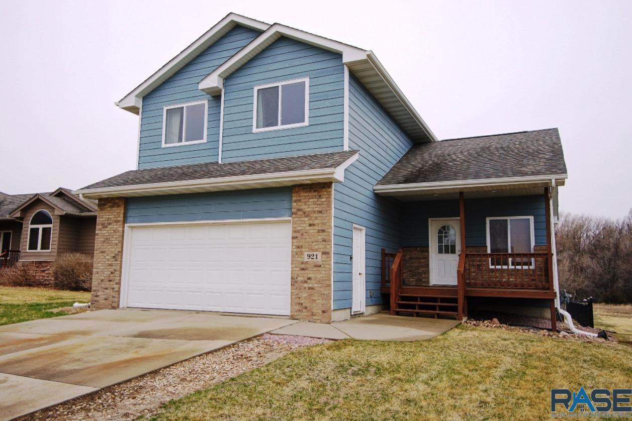 921 Archer Dr - Photo 1