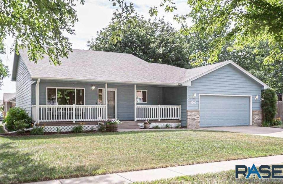 1200 Lakota Ave - Photo 1