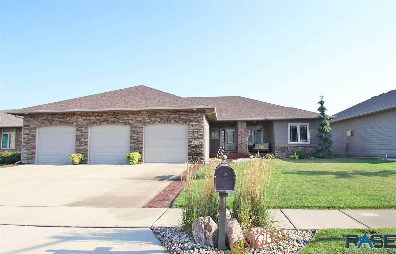 1816 Grand Arbor Cir - Photo 1