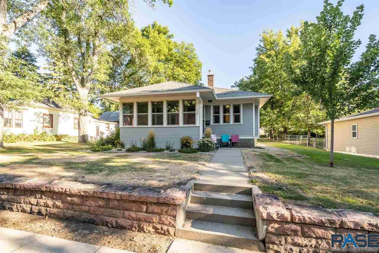 308 8th St - Photo 1