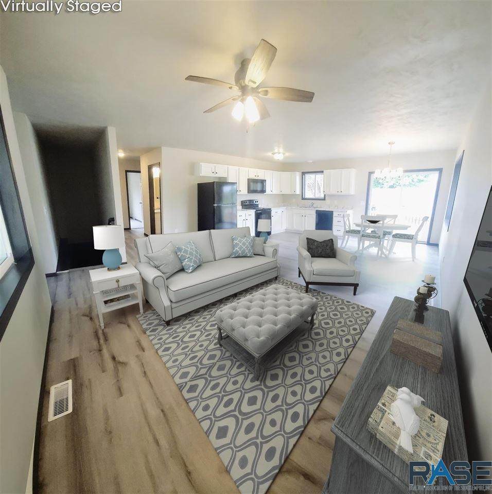 1719 St. Paul Ave - Photo 1