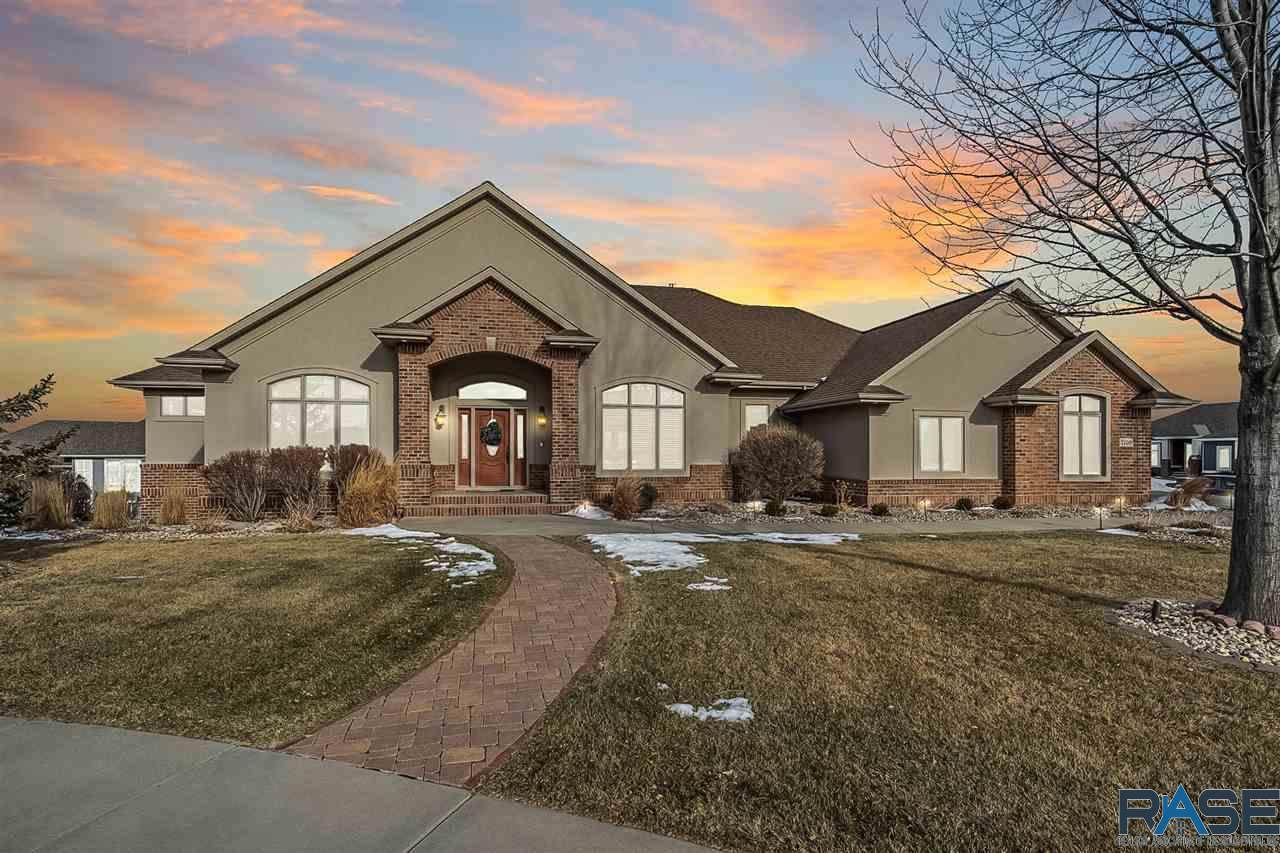 2700 Dalston Cir - Photo 1