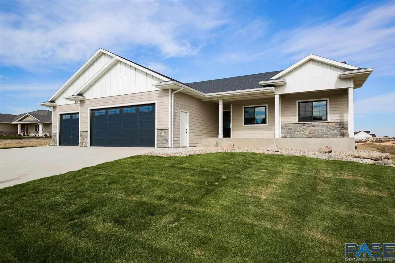 6712 Spitfire Cir - Photo 1
