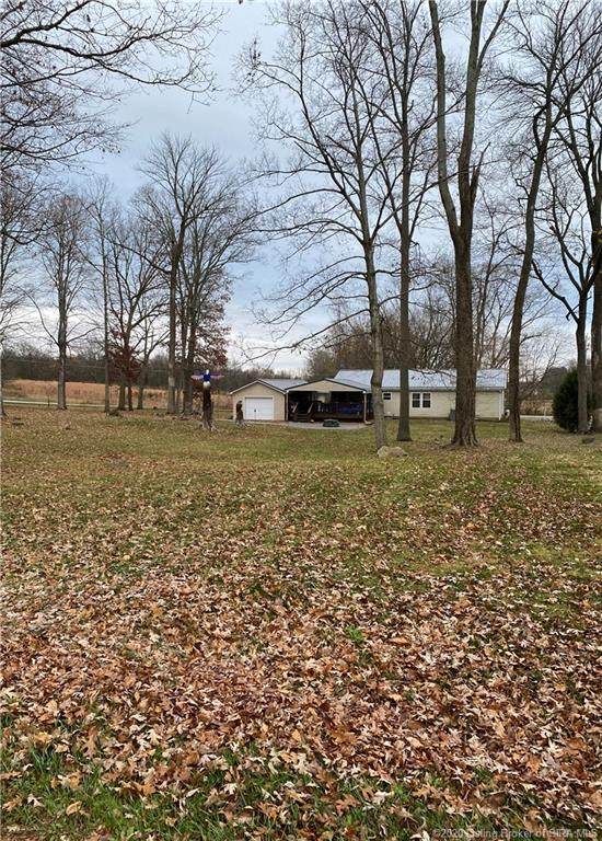 275 Woodlawn Drive - Photo 1