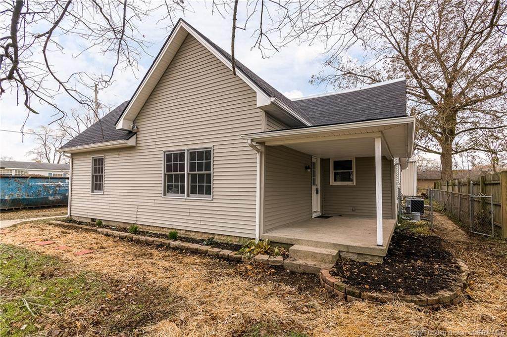902 Main Street - Photo 1