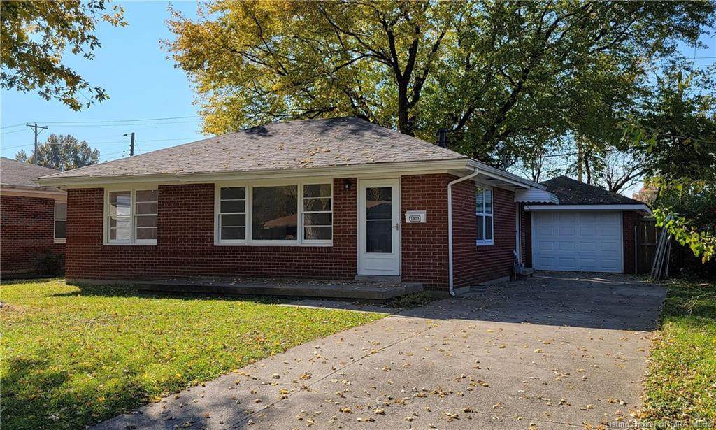 1023 Morris Avenue - Photo 1