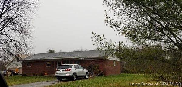 2318 Lakeview Drive - Photo 1