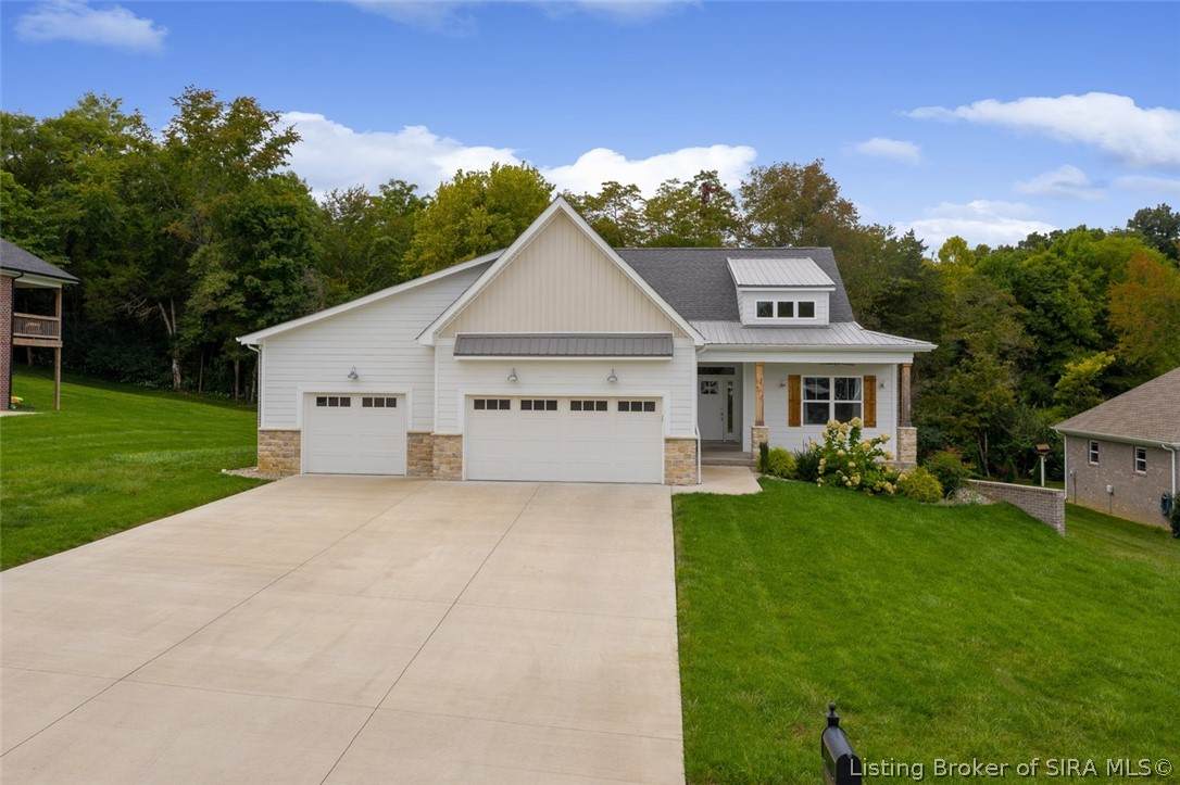 1033 Catalpa Drive - Photo 1