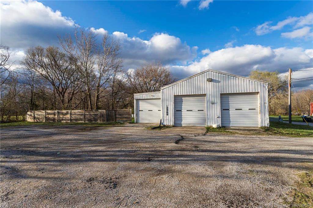 13708 State Road 60 - Photo 1