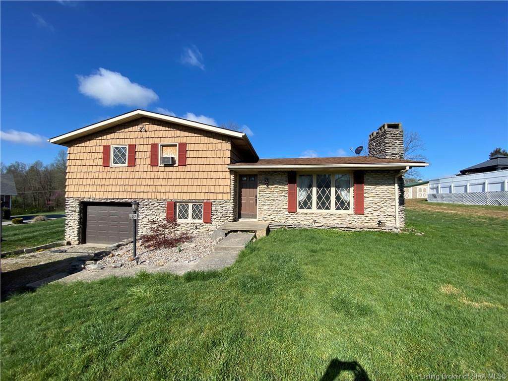 107 Lakeview Drive - Photo 1