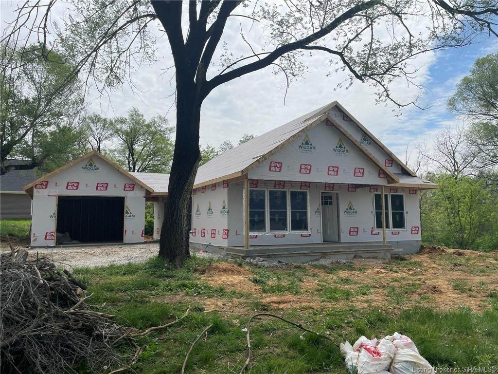 121 Crestview Drive - Photo 1