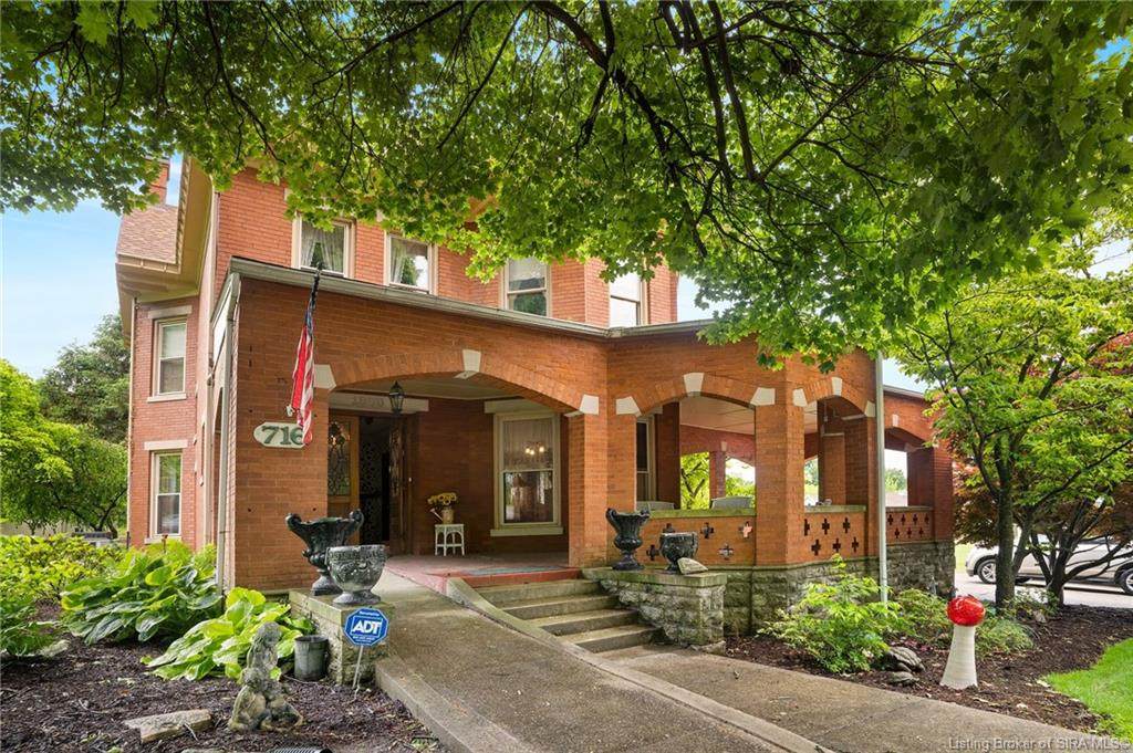 716 West Street - Photo 1