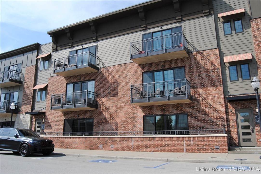 211 Mulberry Street - Photo 1