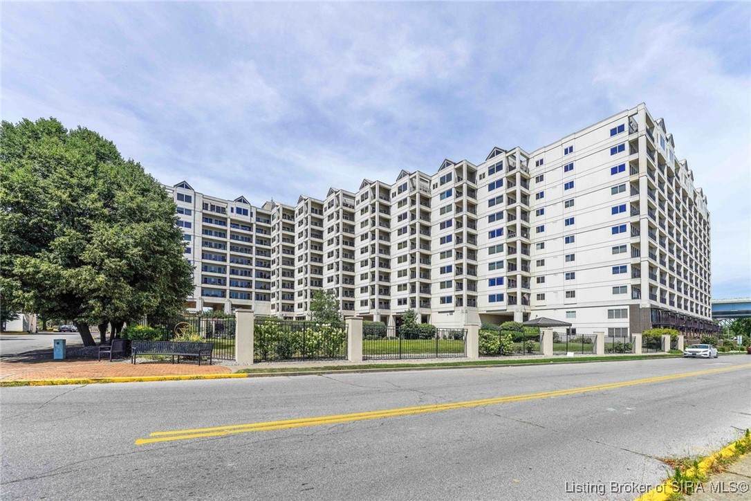 1 Riverpointe Plaza - Photo 1