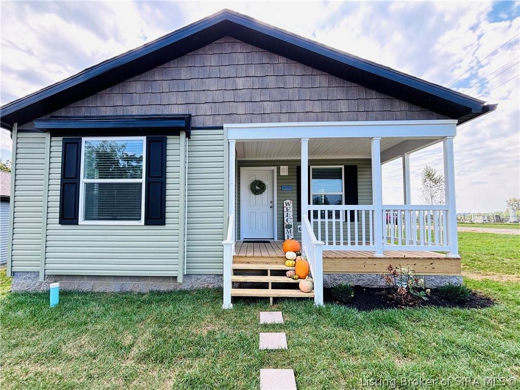 412 Small Street - Photo 1