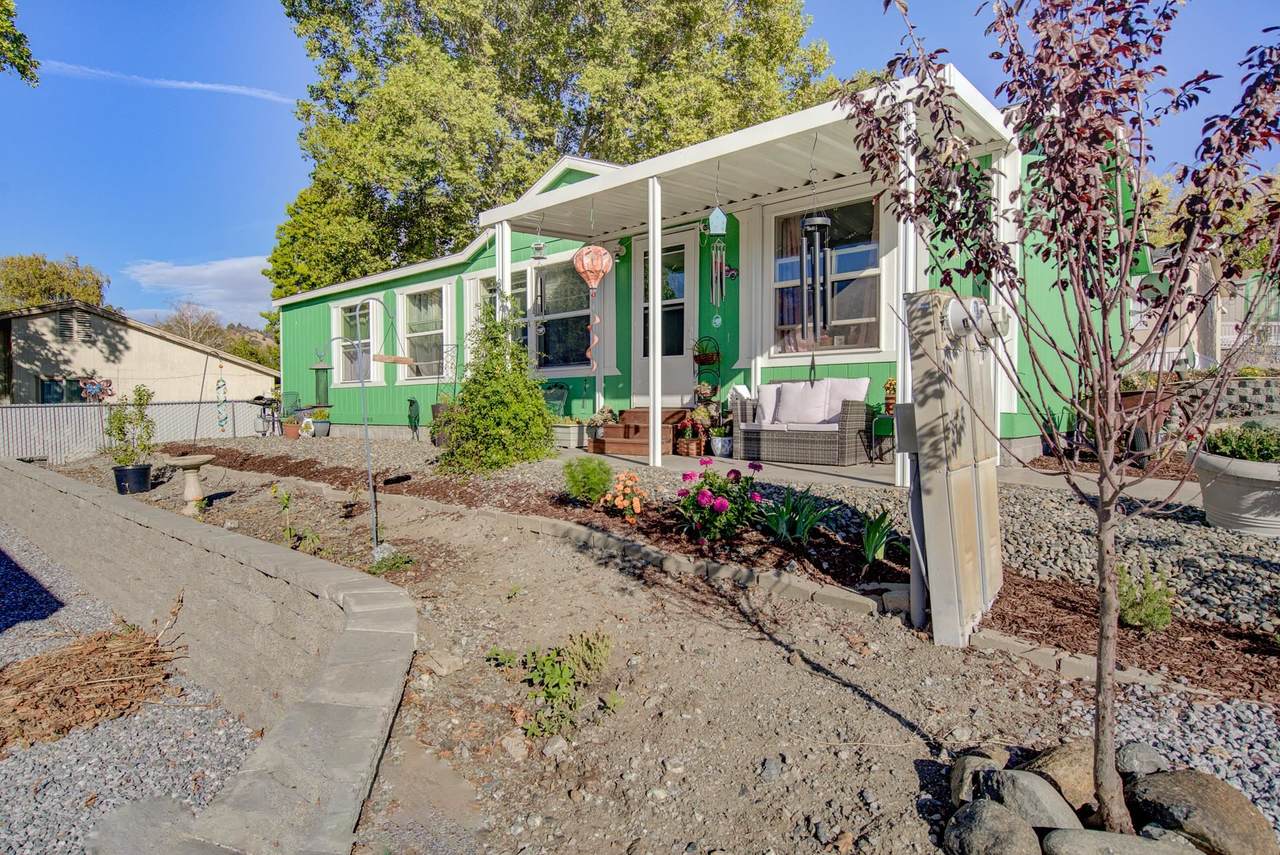 1010 Deer Creek Way - Photo 1
