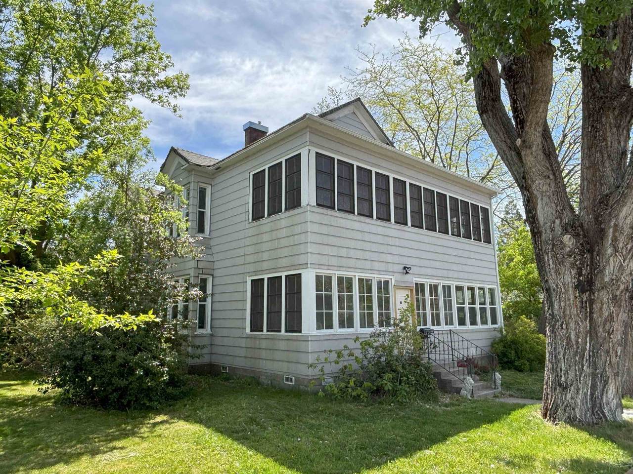 527 Main St - Photo 1