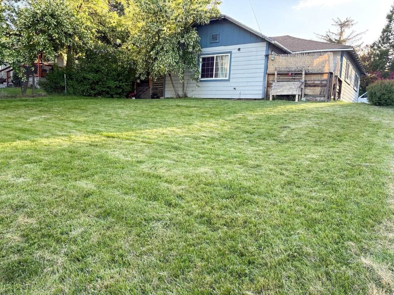 216 College Ave - Photo 1