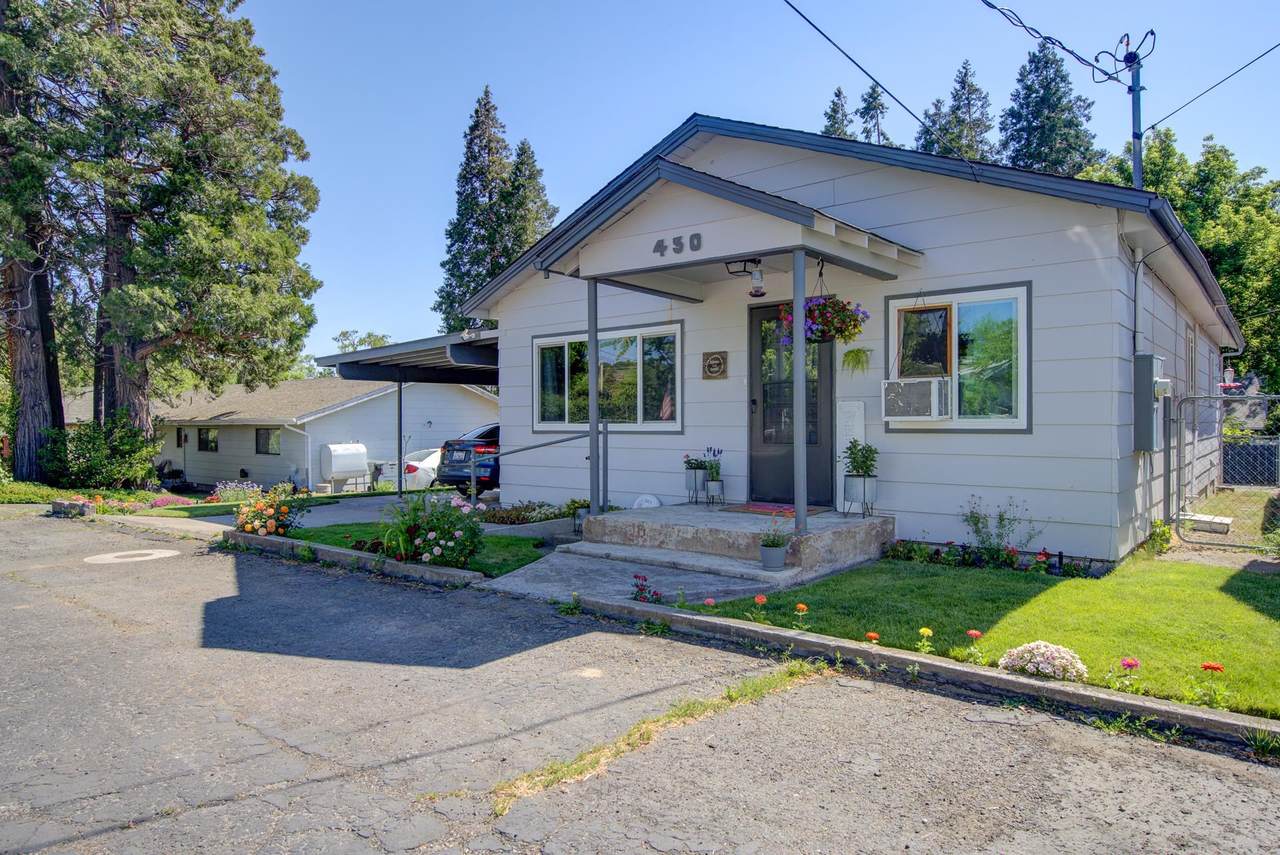 450 Walnut St - Photo 1