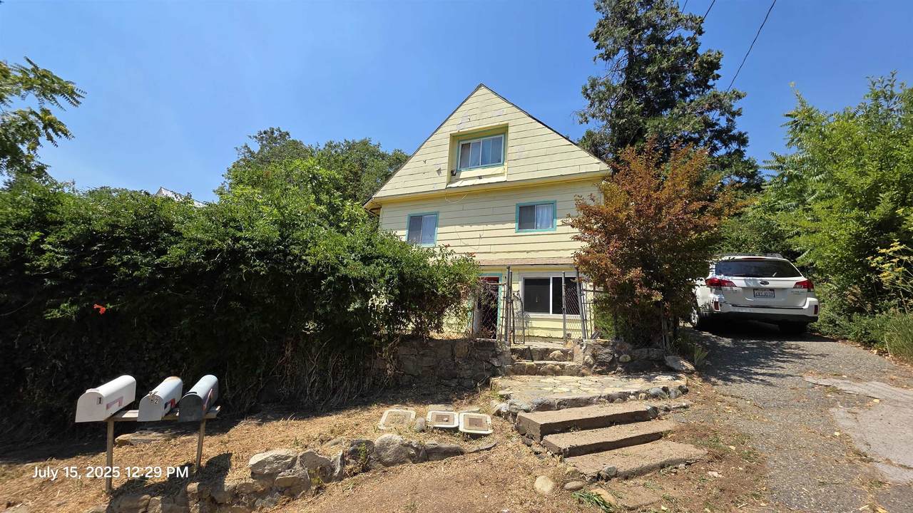 5701 Castle Ave - Photo 1