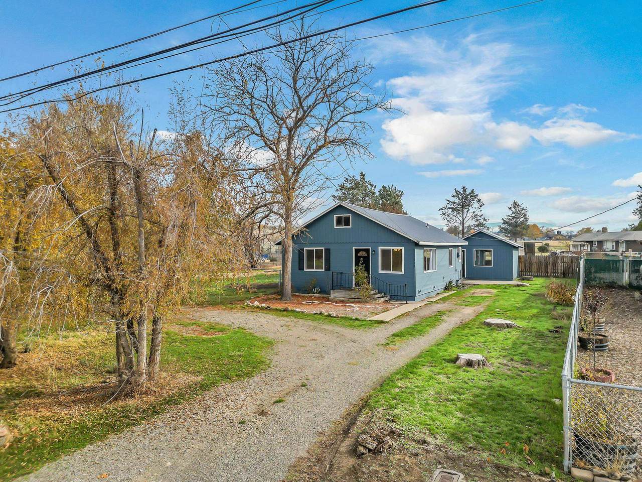 321 9th St - Photo 1