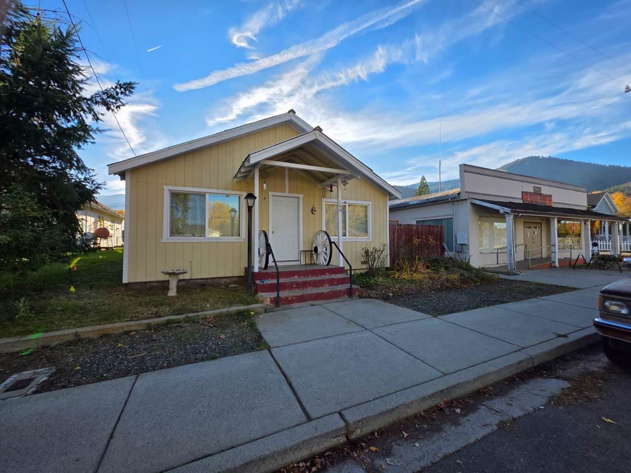149 &151 Diggles St. - Photo 1