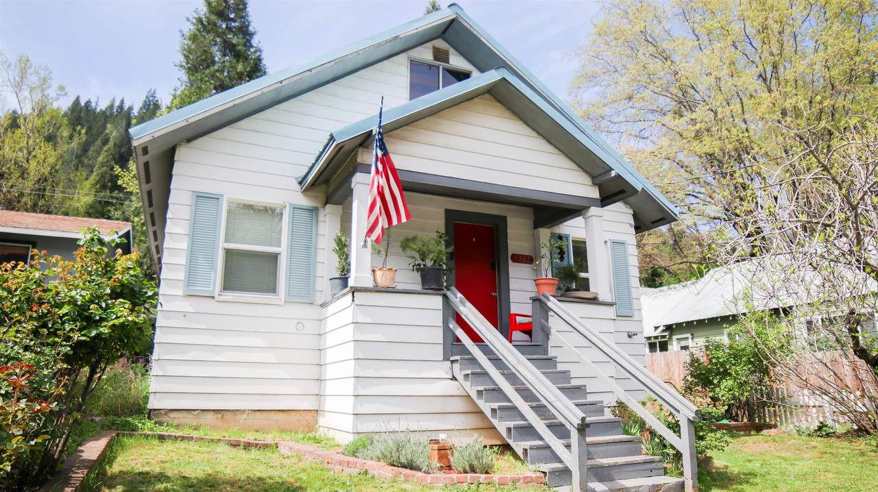 5327 Dunsmuir Ave - Photo 1