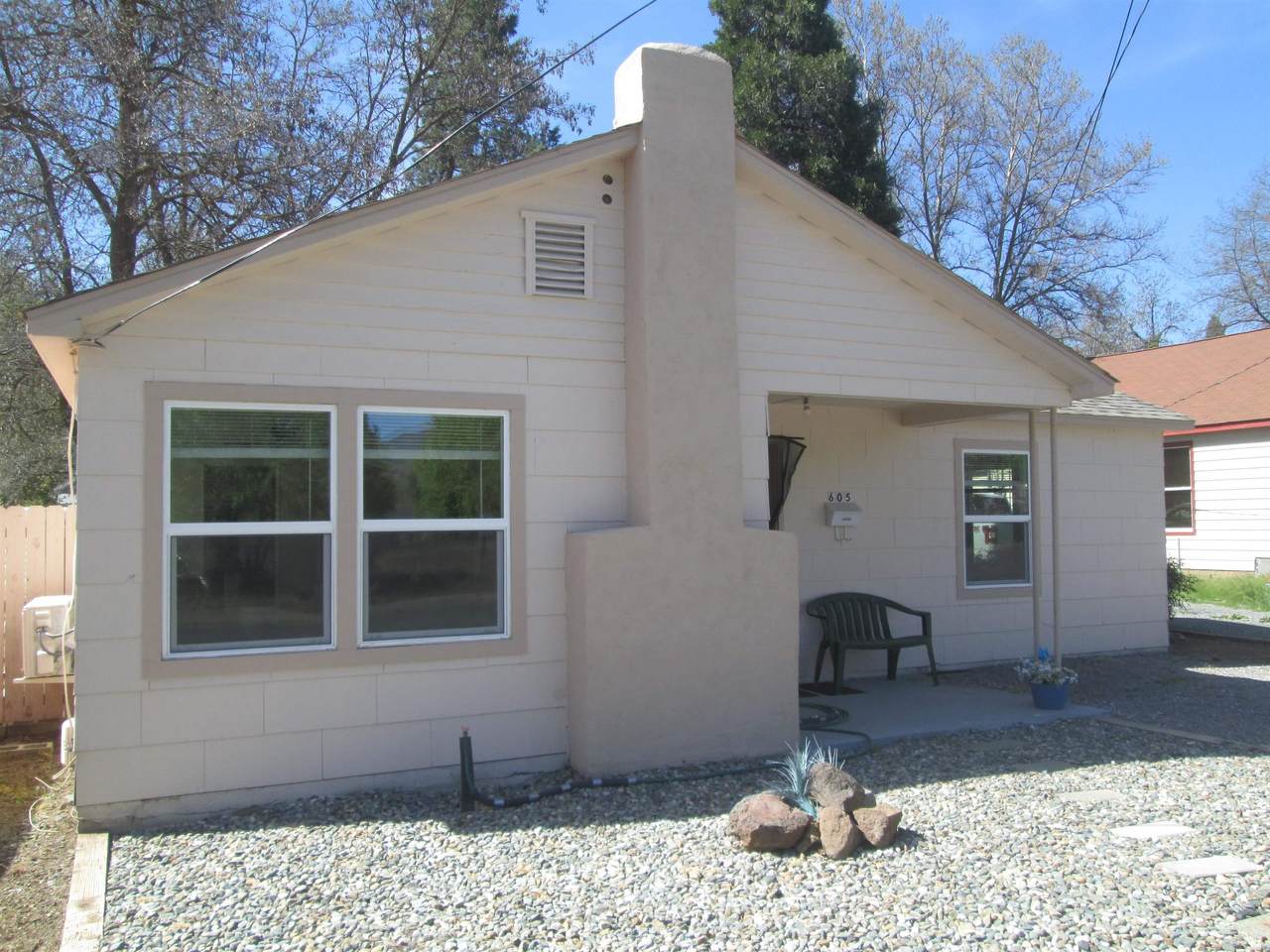 605 North Street - Photo 1