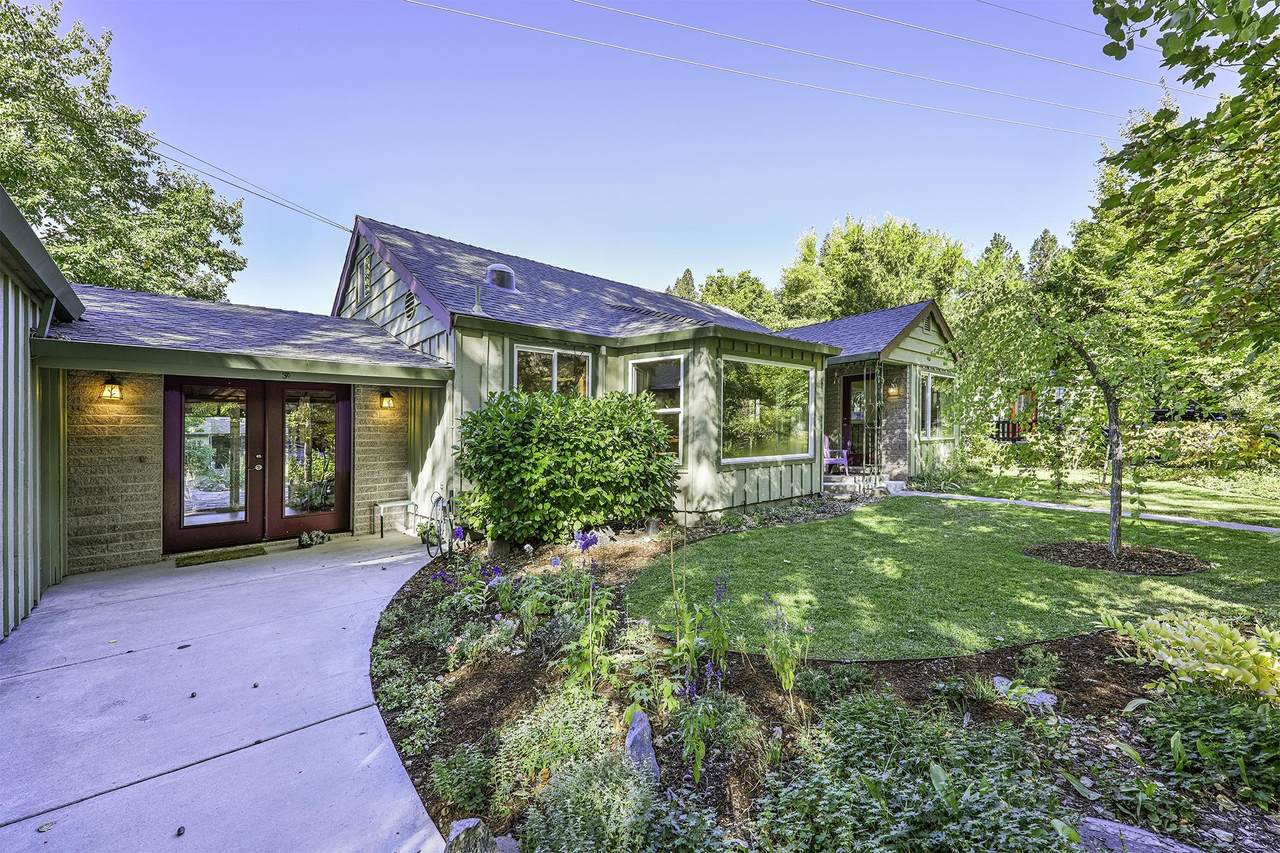 925 Douglas Ln. - Photo 1