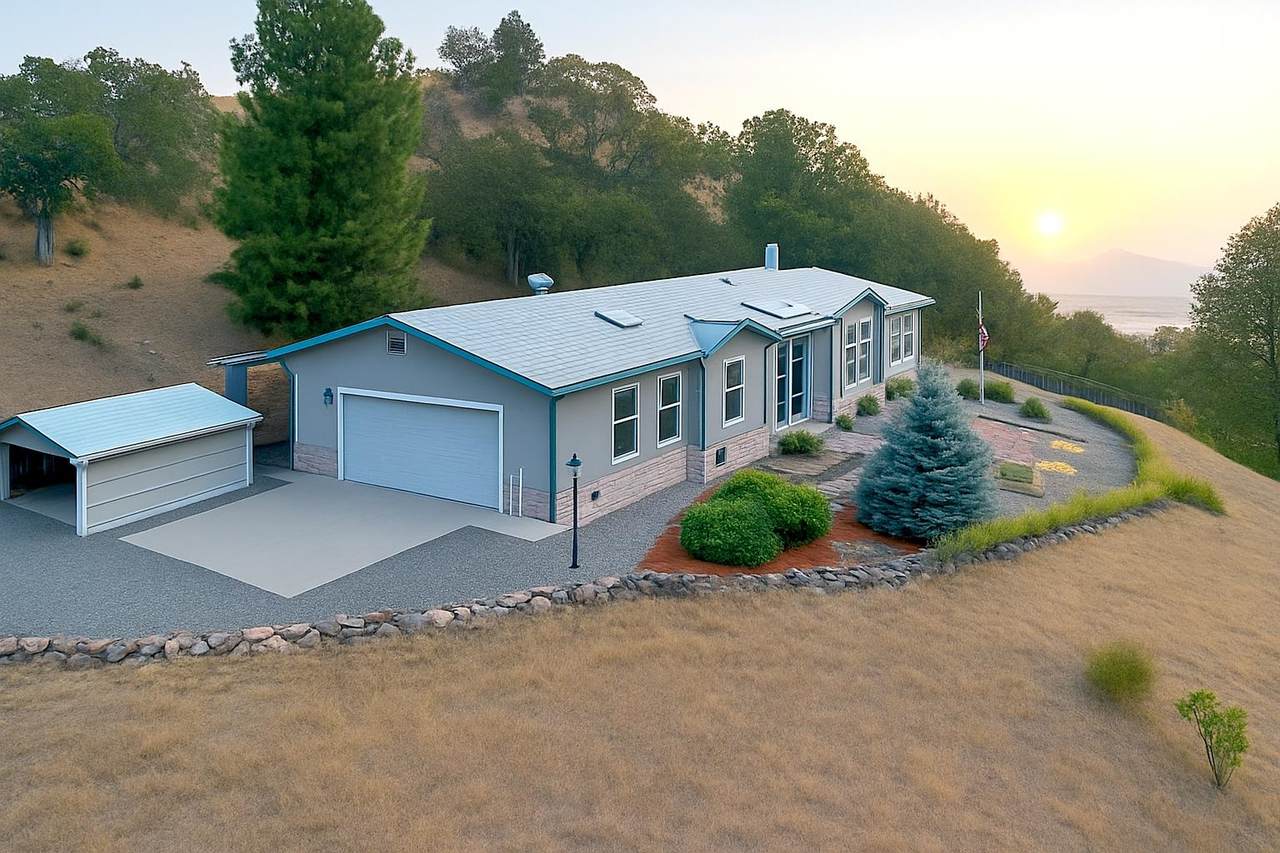 8623 N Highway 3 - Photo 1