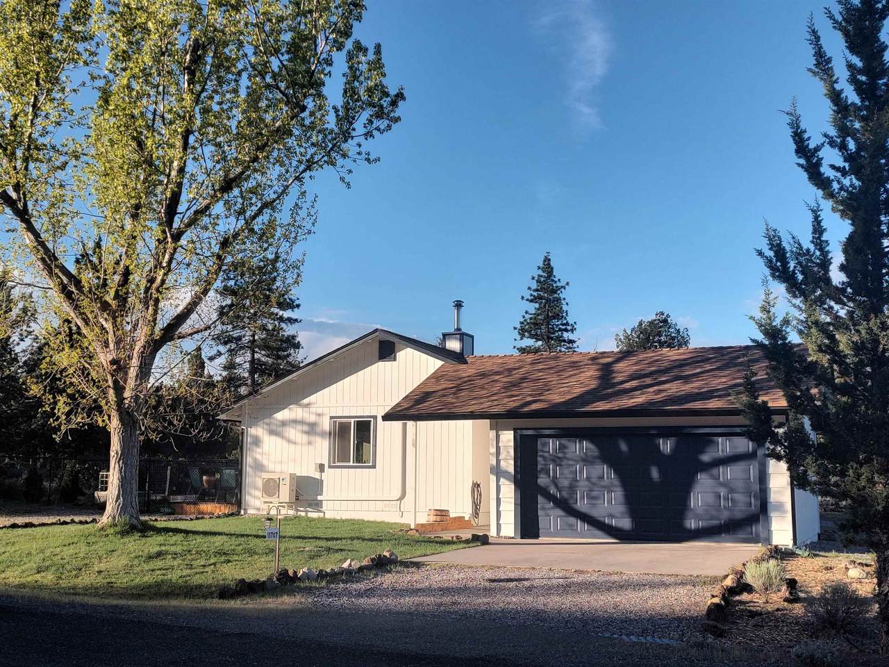 15707 Lakeside Drive - Photo 1