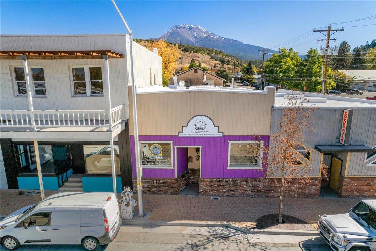 211 Main St - Photo 1