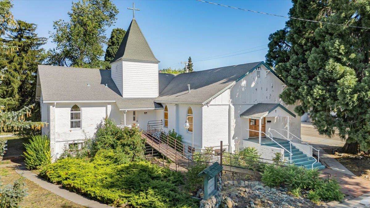 312 Alma St - Photo 1