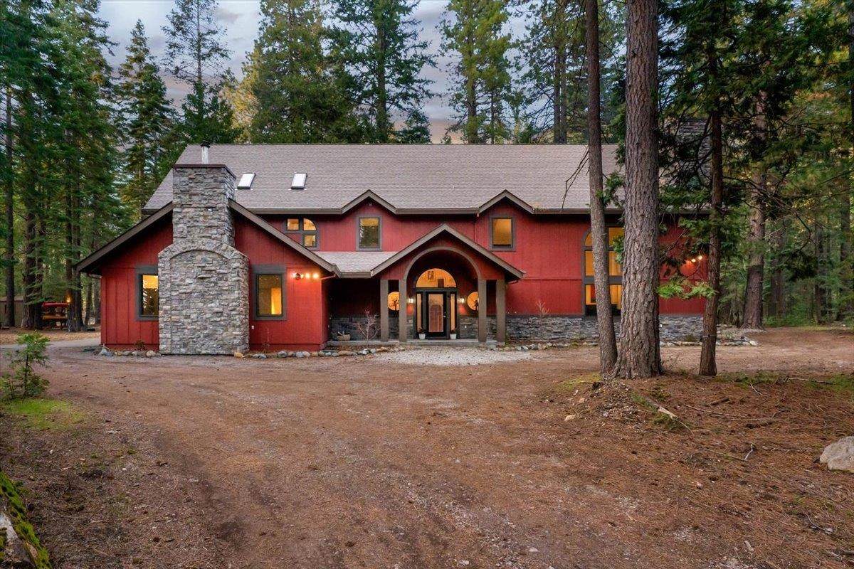 4025 Summit Drive - Photo 1