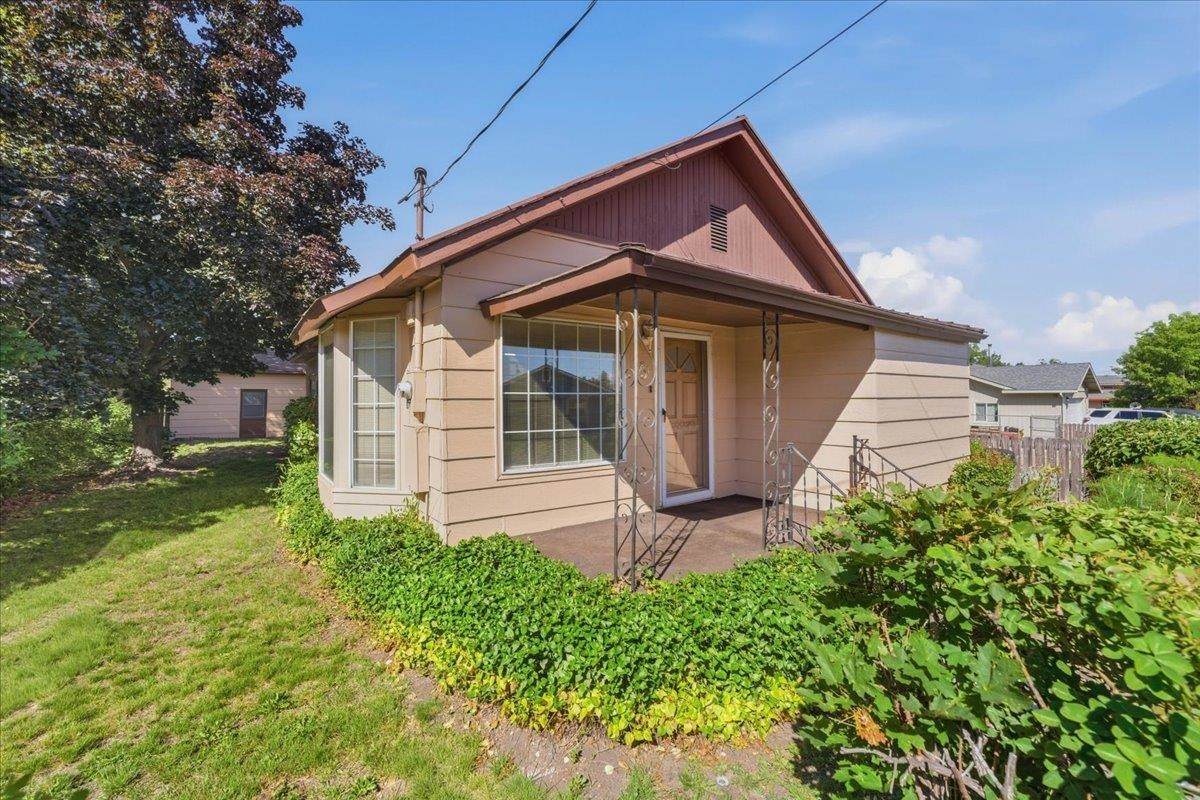 581 Shasta Ave - Photo 1