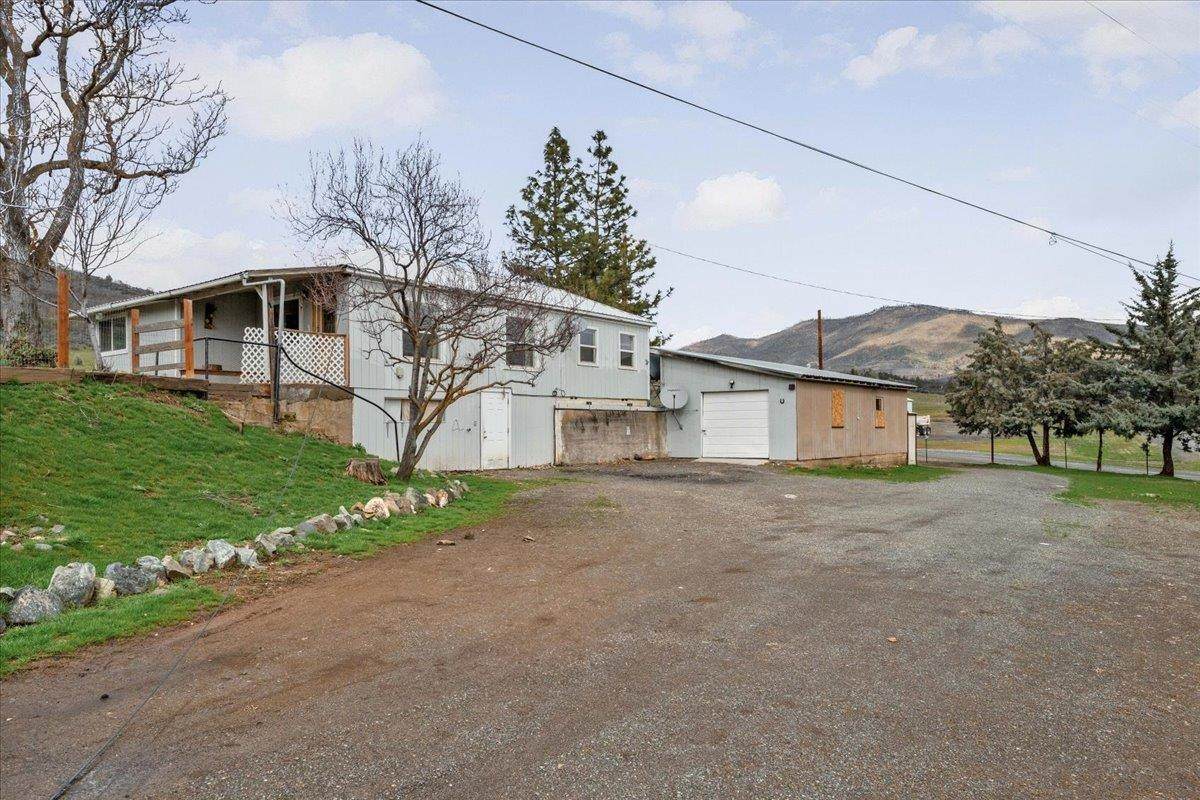 1435 State Highway 263 - Photo 1