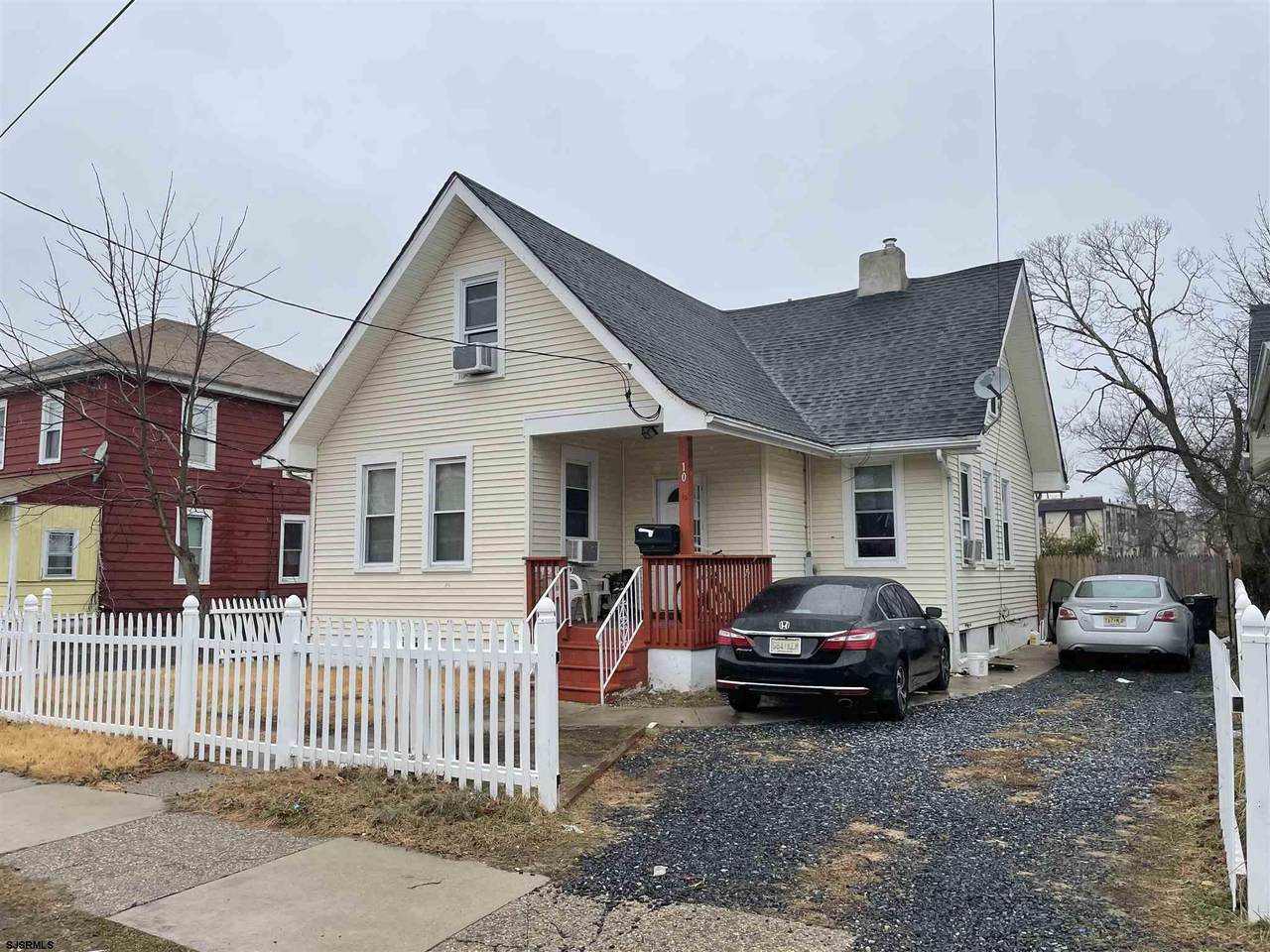 10 Adams Ave - Photo 1