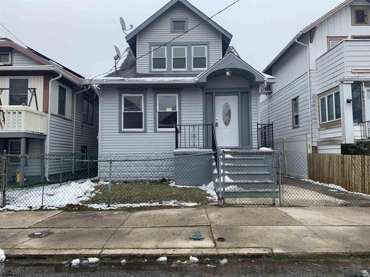 110 Hampden Ct - Photo 1