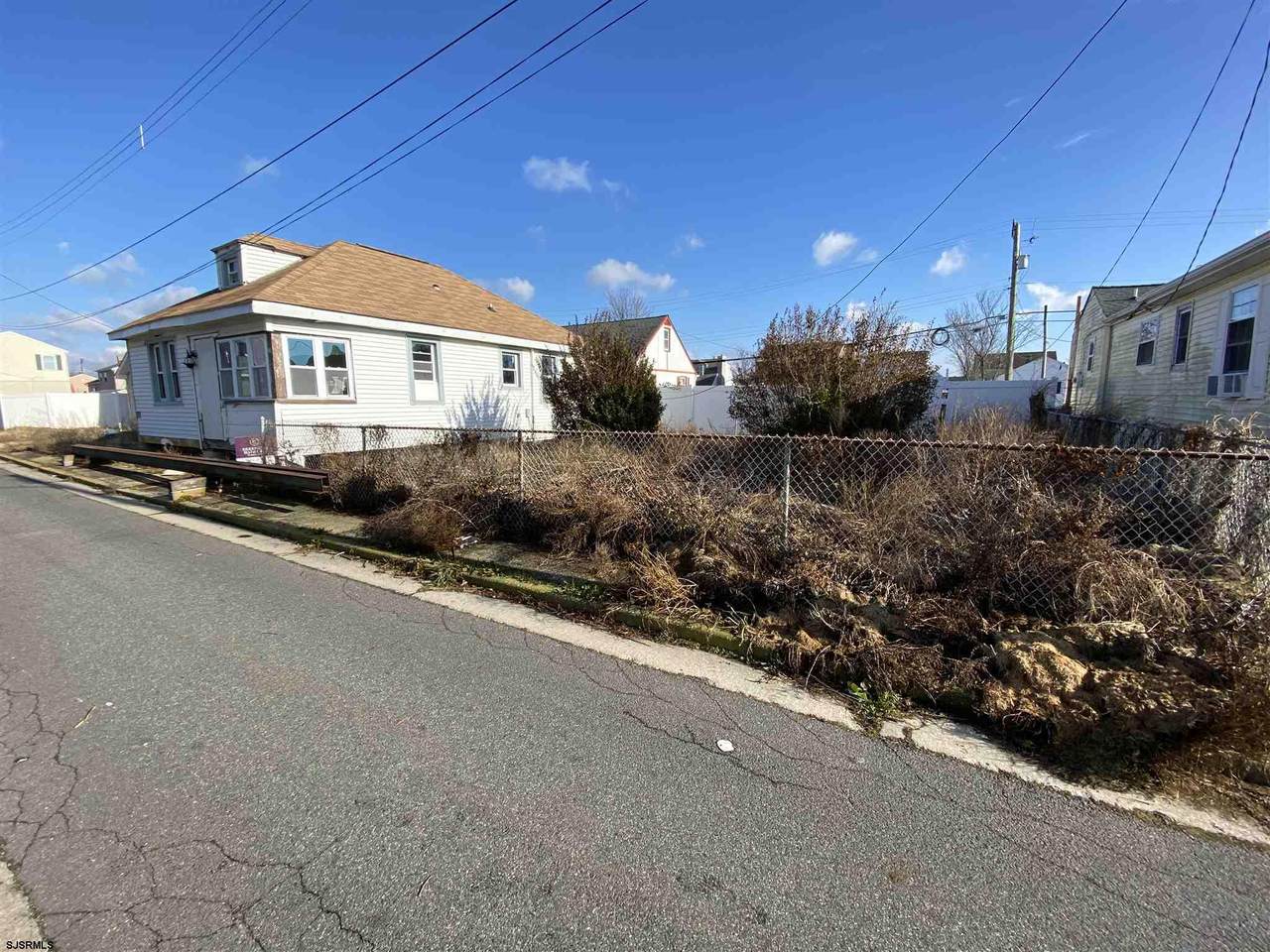 415 Windsor - Photo 1
