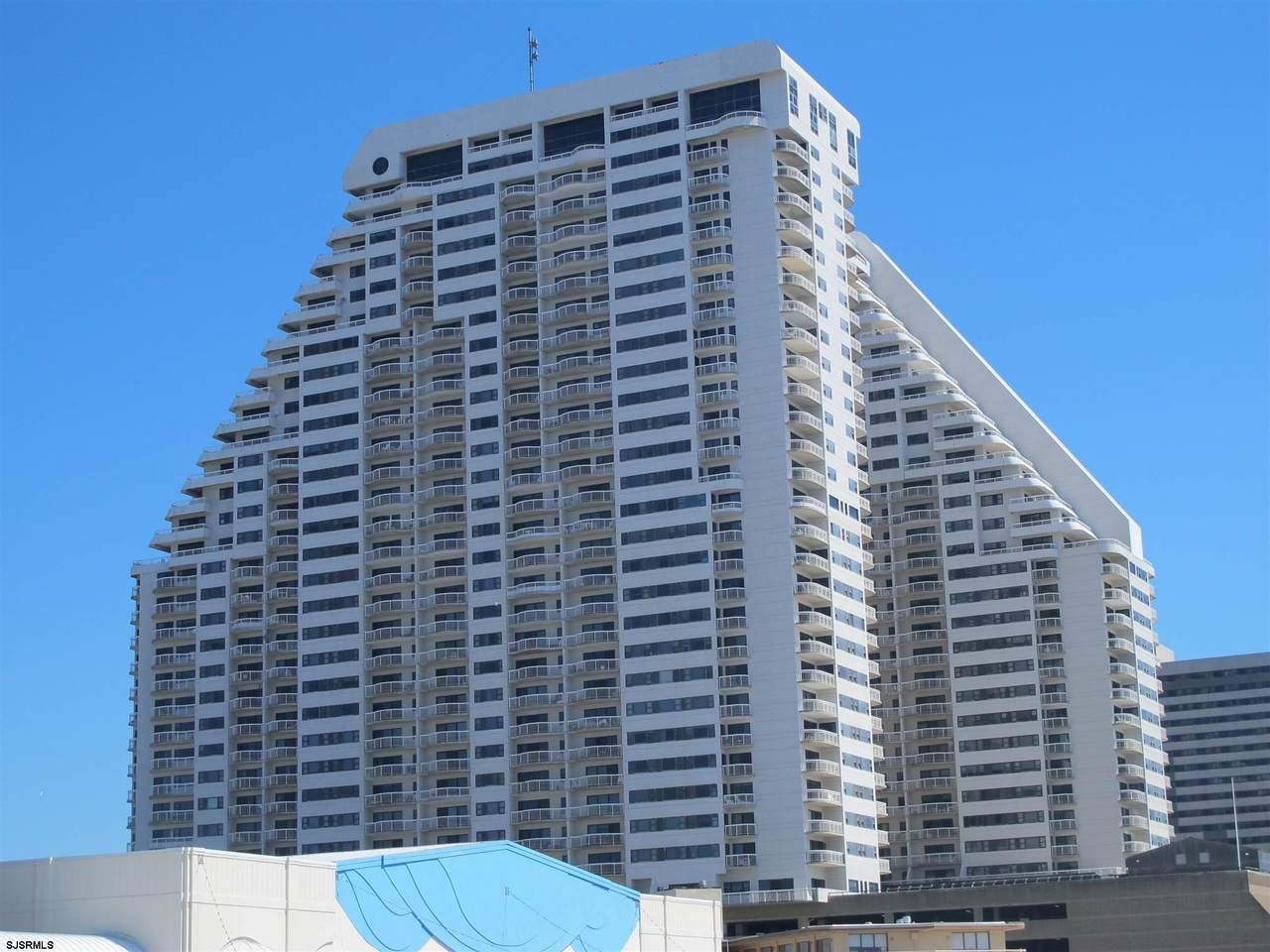 3101 Boardwalk - Photo 1