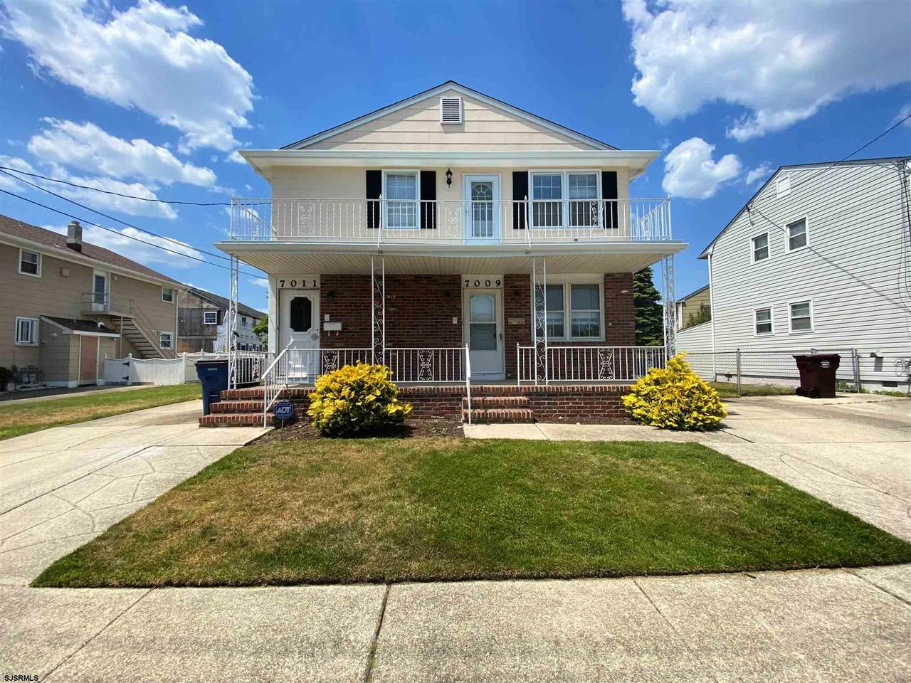 7009 Ventnor Gardens - Photo 1