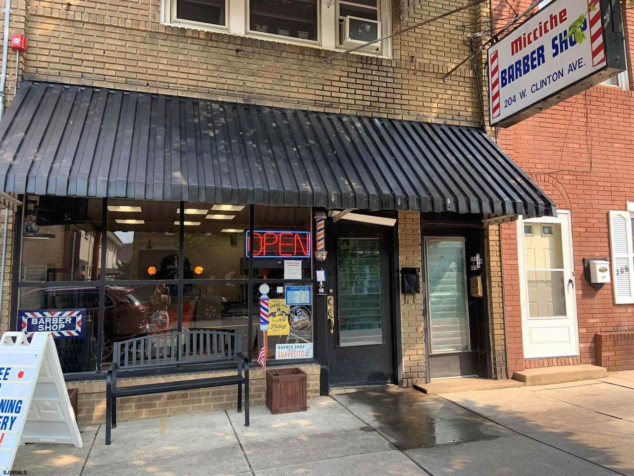 204 Clinton Ave - Photo 1