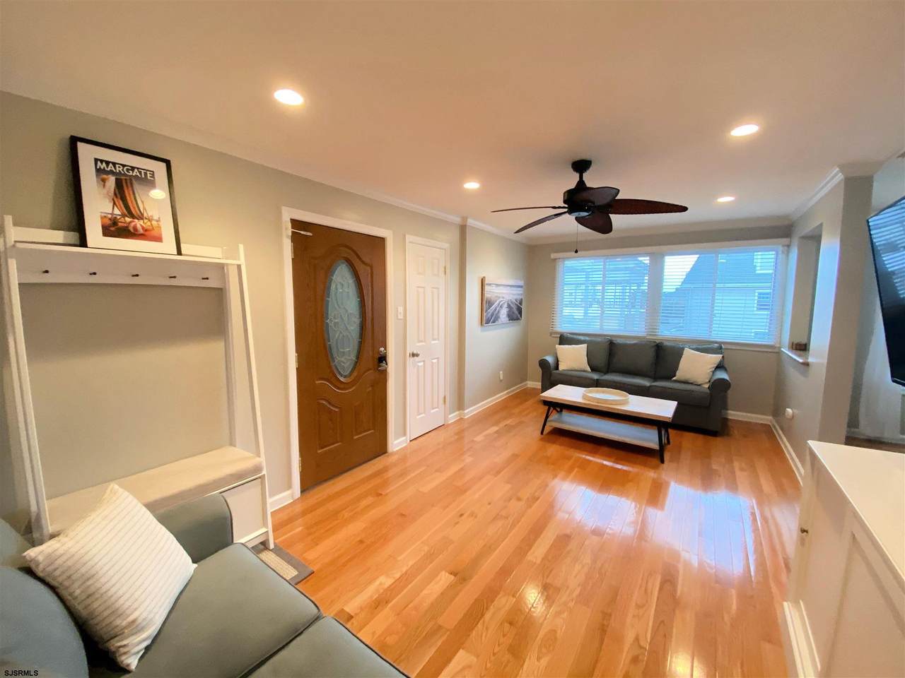 22 Washington - Photo 1