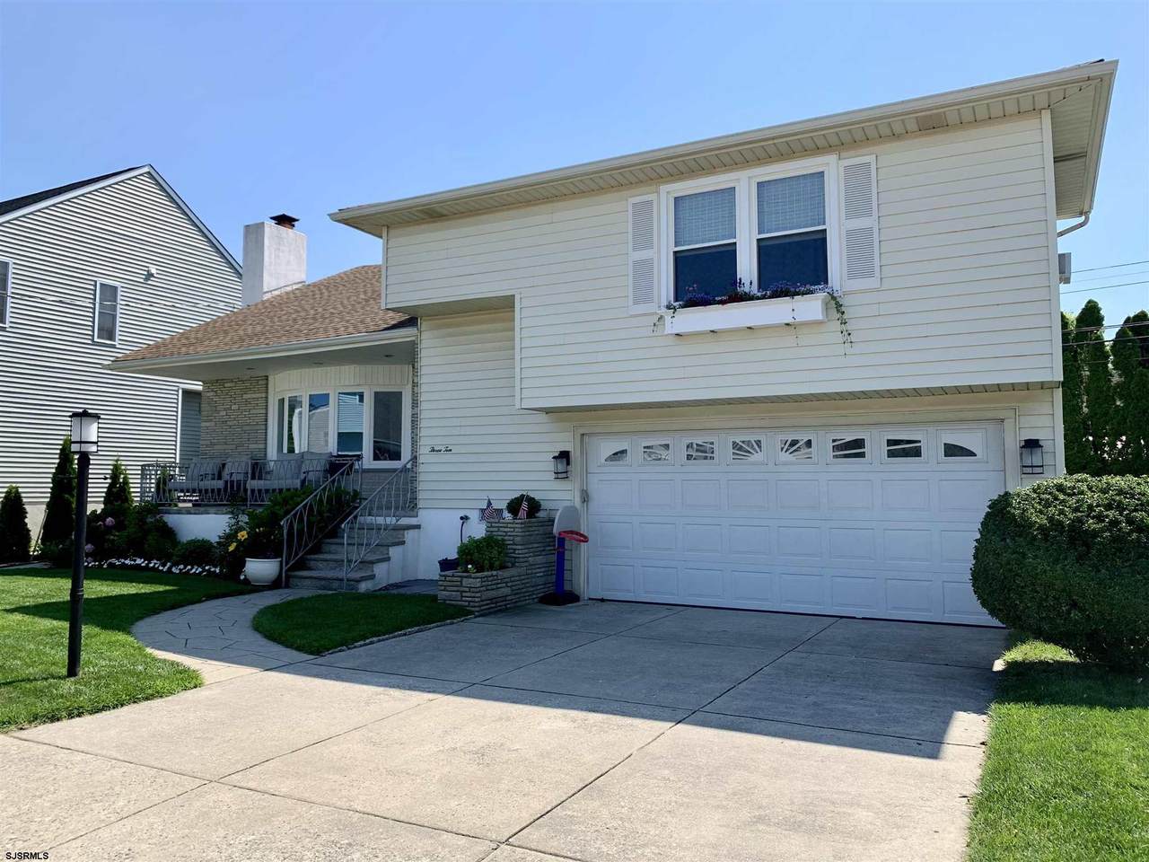 310 Clermont - Photo 1