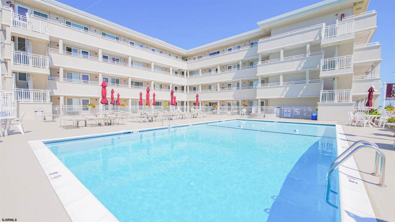 5300 Boardwalk - Photo 1